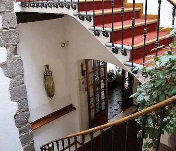 Le Donjon Hotel 2*
